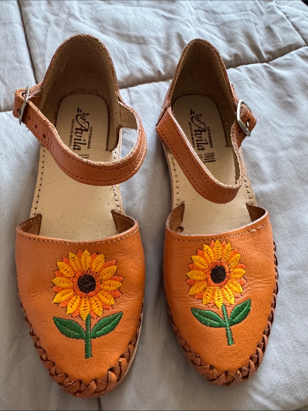 Hand-stitched Leather Sunflower Sandals - Brown